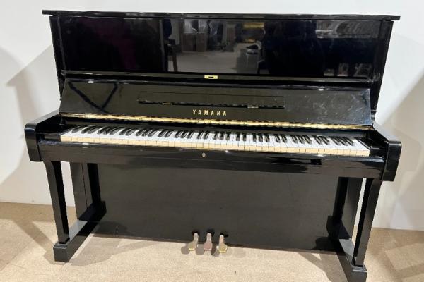 Piano droit YAMAHA U1 noir